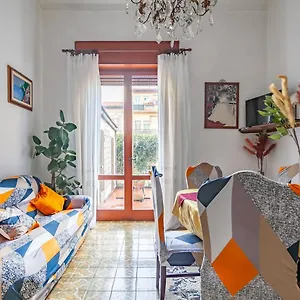 Appartamento Roomy House With Private Courtyard!, Viareggio