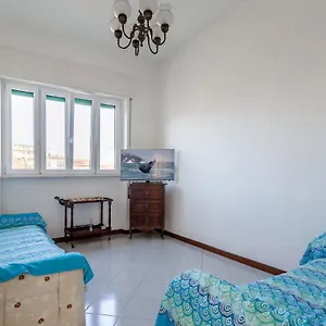Appartamento Roomy With Balconies, Viareggio
